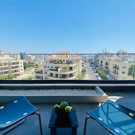 Maryam's 2-br Facing Harbor With Pool * لارنكا