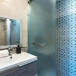 Maryam's 2-br Facing Harbor With Pool Apartmán Larnaca
