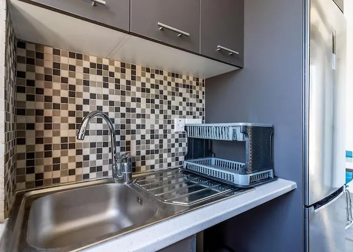 Διαμέρισμα Maryam's 2-br Facing Harbor With Pool