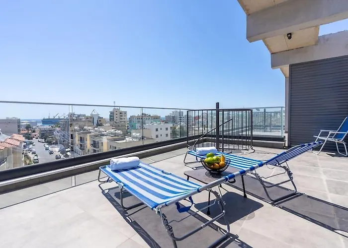 Maryam's 2-br Facing Harbor With Pool *